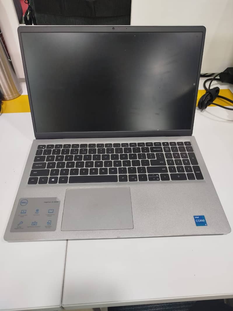 Dell Inspiron 15 3000 0