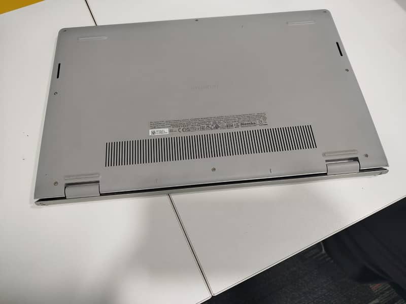 Dell Inspiron 15 3000 1
