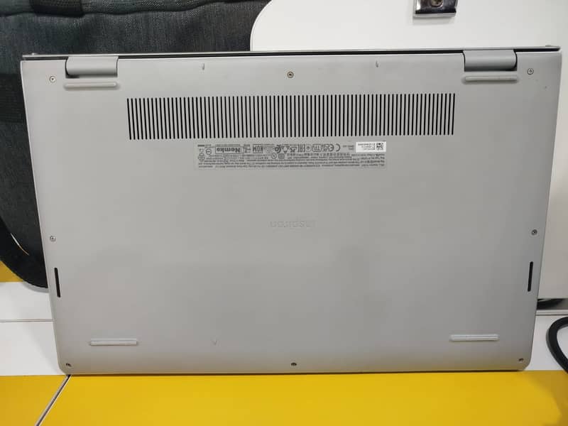 Dell Inspiron 15 3000 2