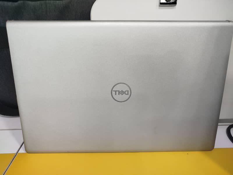 Dell Inspiron 15 3000 3