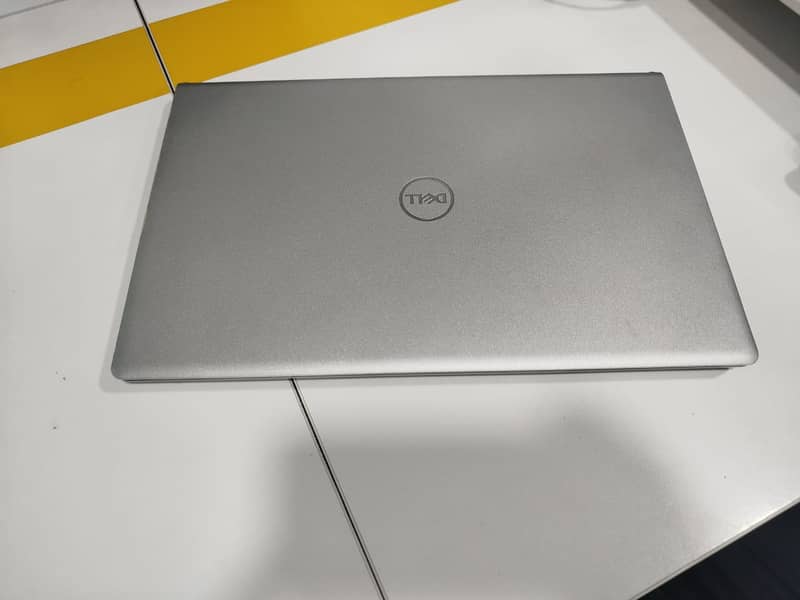 Dell Inspiron 15 3000 4