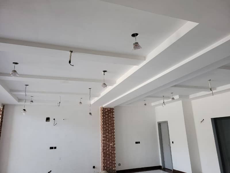 Well-Constructed Ground Floor Office Available For Rent In Paragon City - Broadway 0