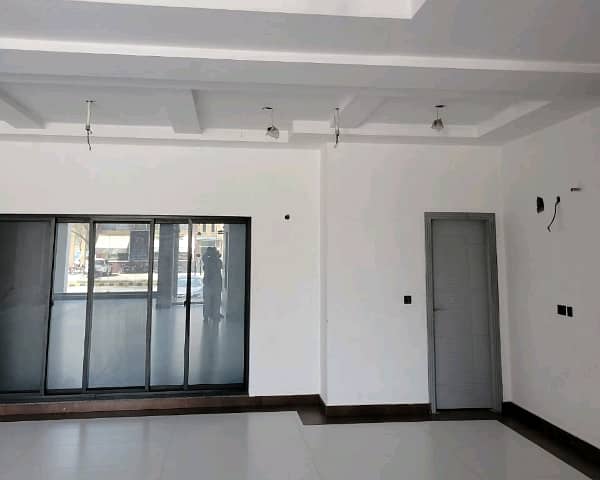 Well-Constructed Ground Floor Office Available For Rent In Paragon City - Broadway 1