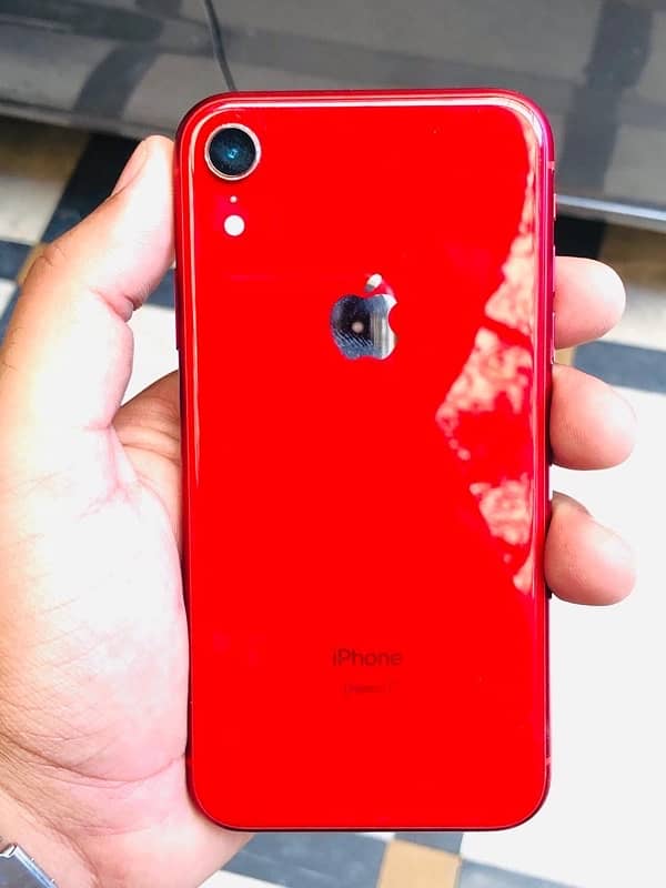 iPhone XR water pack 0