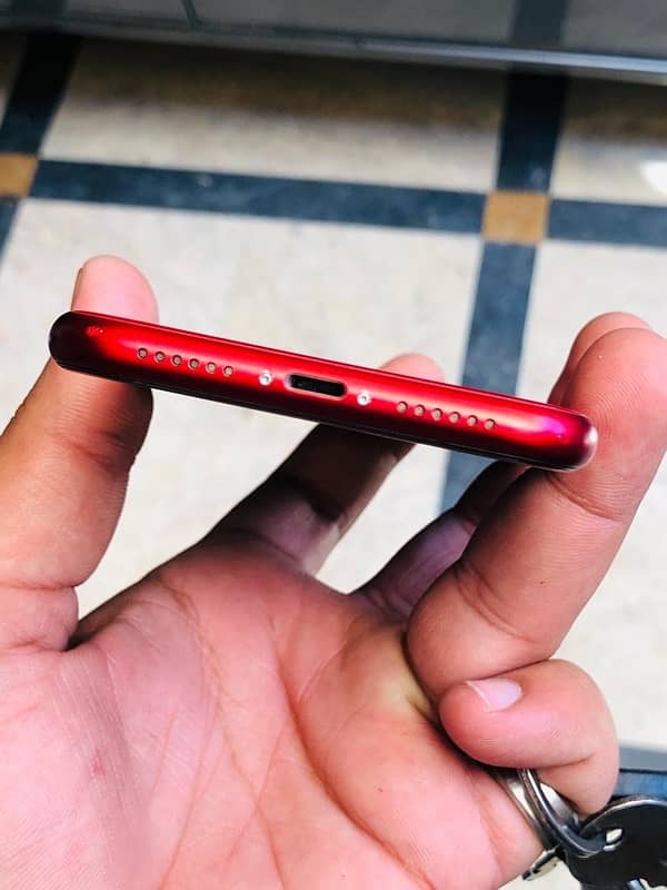 iPhone XR water pack 1