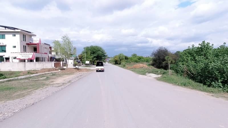 A Residential Plot Of 600 Square Yards In Rs. 9500000 1