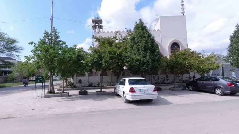 A Residential Plot Of 600 Square Yards In Rs. 9500000 12