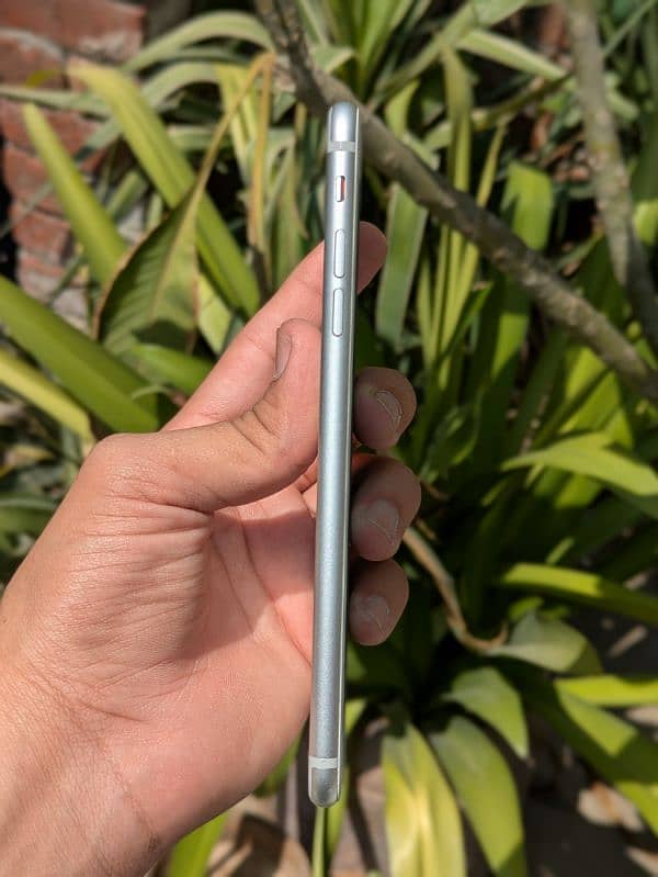 Iphone 7 plus 128gb pta approved lush condition 2