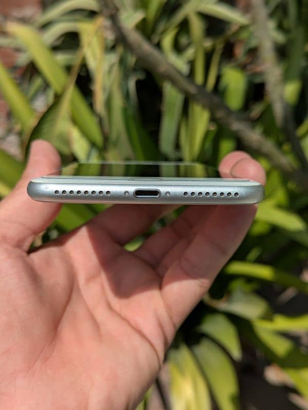 Iphone 7 plus 128gb pta approved lush condition 3