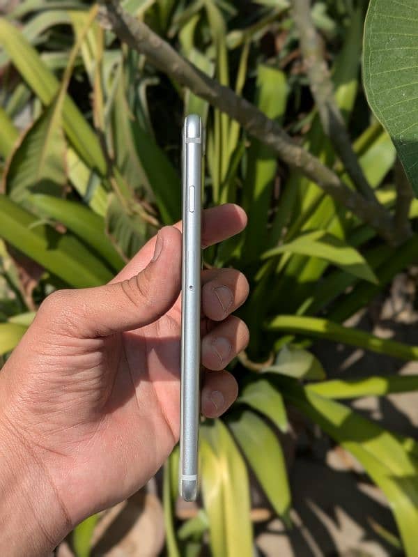 Iphone 7 plus 128gb pta approved lush condition 4