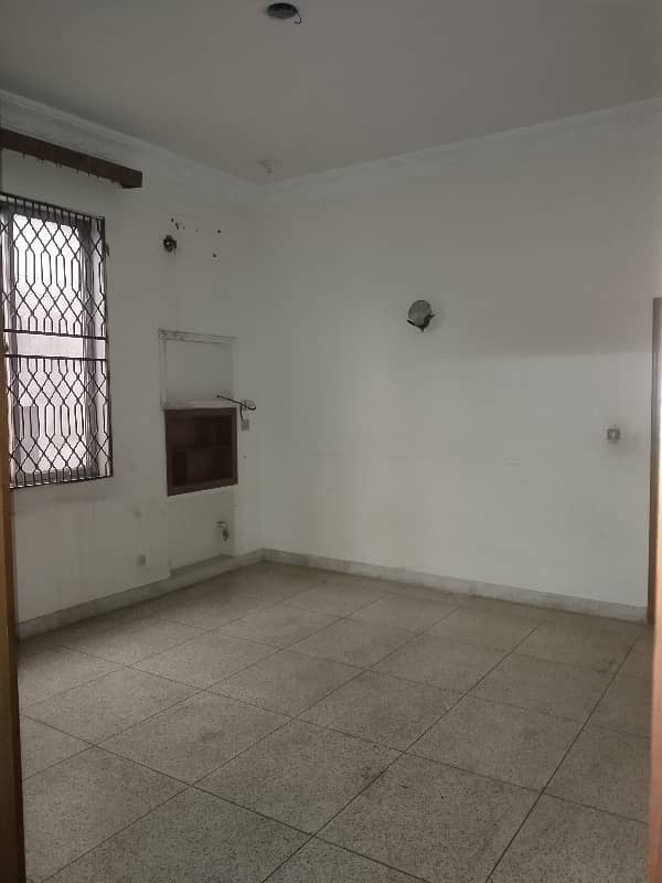 1 KANAL FULL HOUSE FOR RENT MODEL TOWN 6