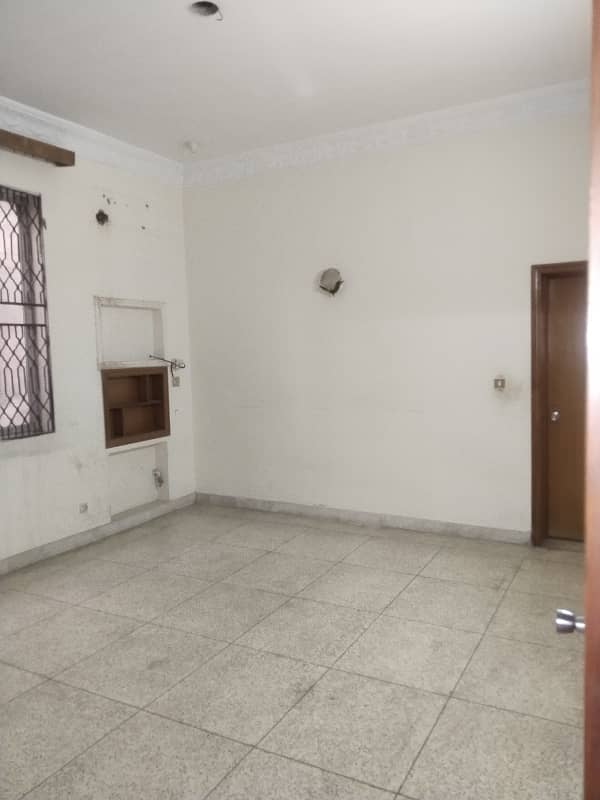 1 KANAL FULL HOUSE FOR RENT MODEL TOWN 7