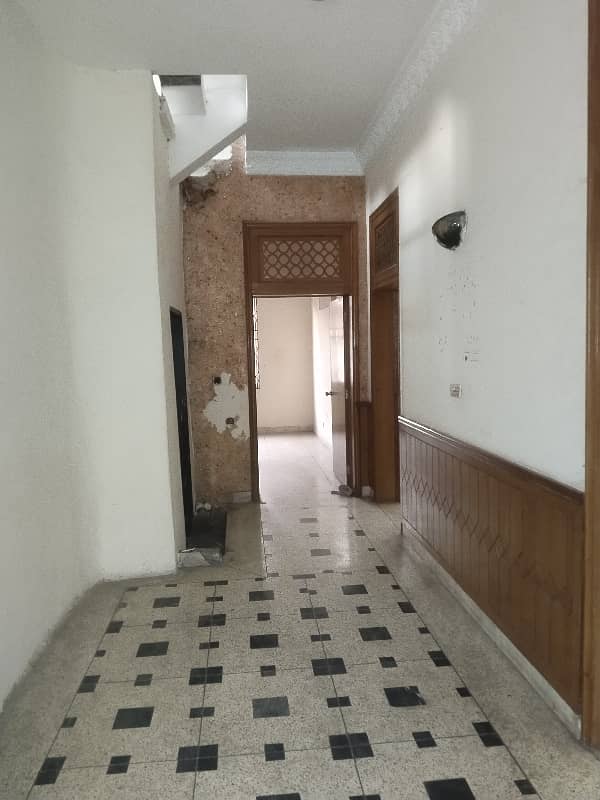 1 KANAL FULL HOUSE FOR RENT MODEL TOWN 12