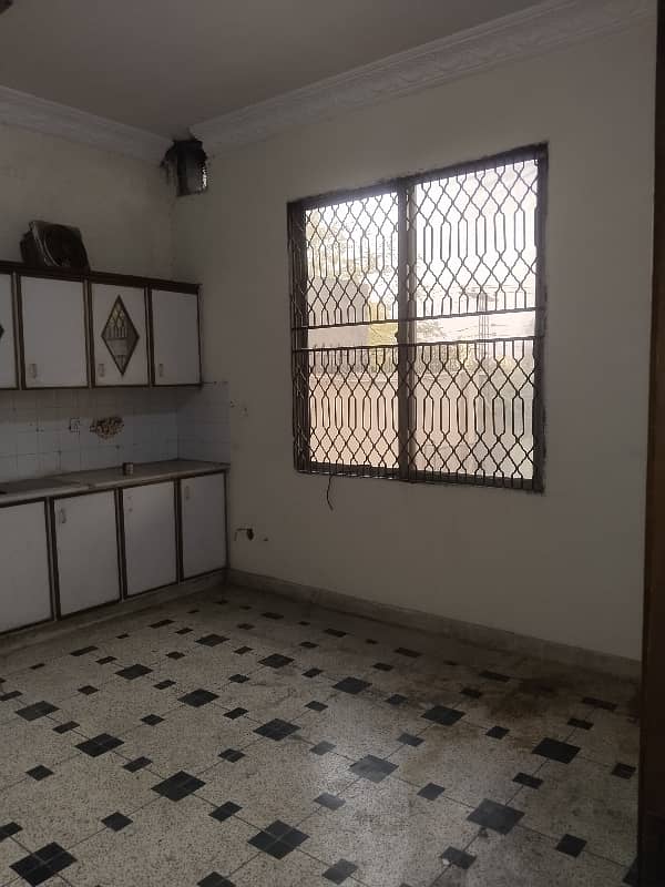 1 KANAL FULL HOUSE FOR RENT MODEL TOWN 13