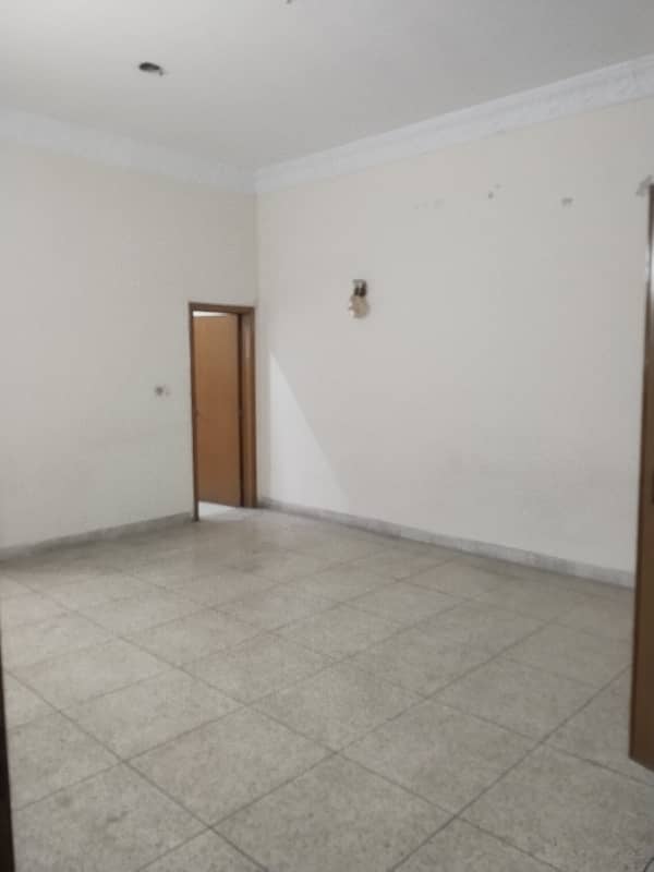 1 KANAL FULL HOUSE FOR RENT MODEL TOWN 16