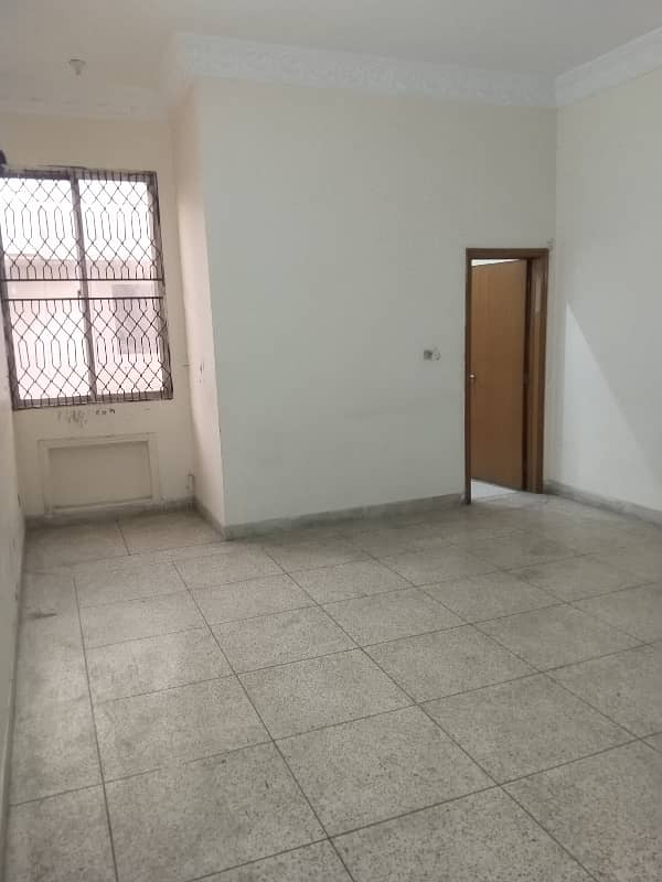 1 KANAL FULL HOUSE FOR RENT MODEL TOWN 17
