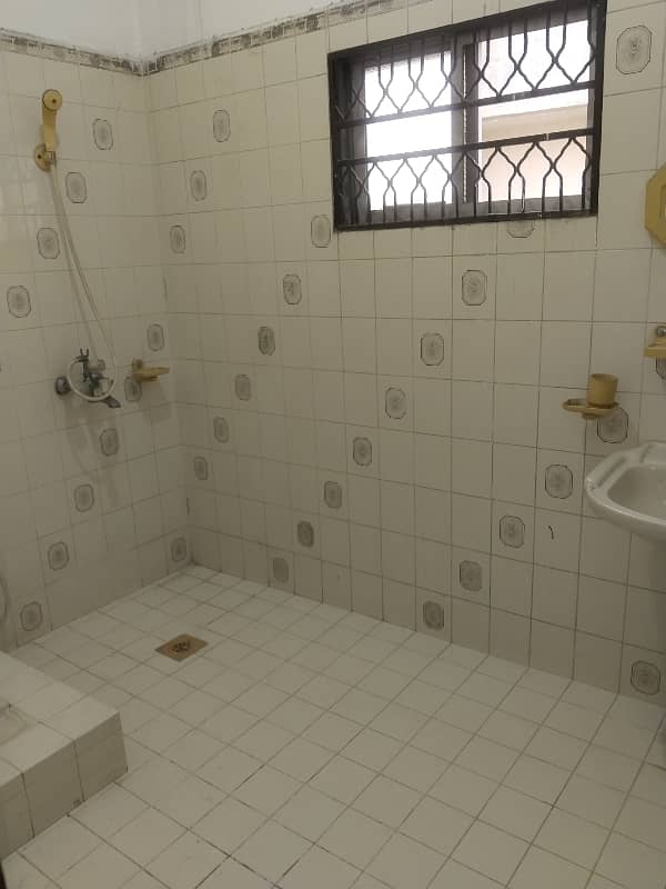 1 KANAL FULL HOUSE FOR RENT MODEL TOWN 19