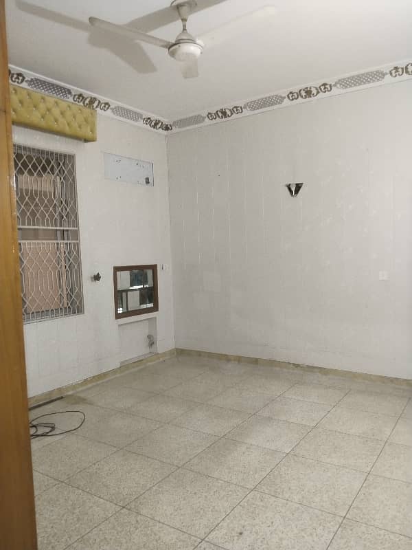 1 KANAL FULL HOUSE FOR RENT MODEL TOWN 26