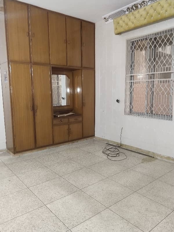 1 KANAL FULL HOUSE FOR RENT MODEL TOWN 28