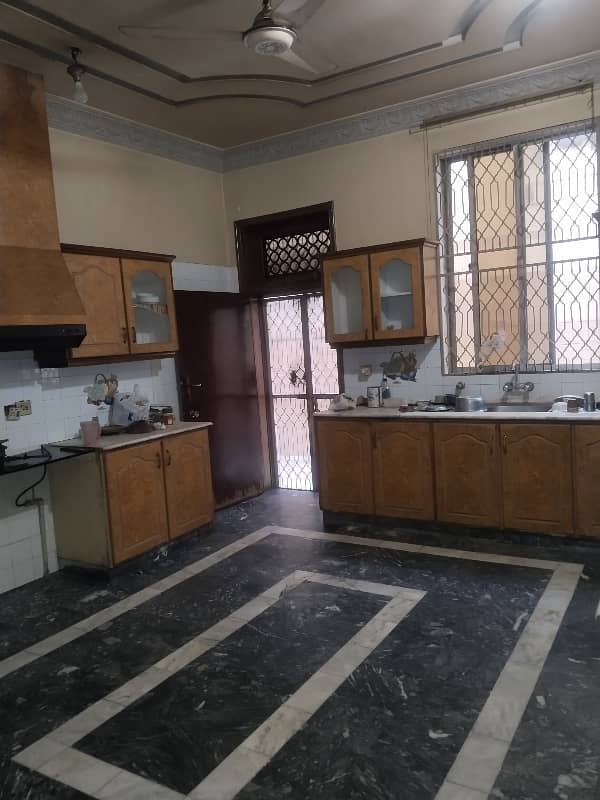 1 KANAL FULL HOUSE FOR RENT MODEL TOWN 32