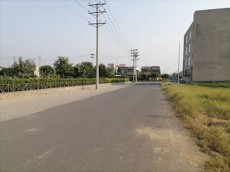 Gorgeous 2 Kanal Residential Plot For Sale Available In Paragon City - Executive Block 3