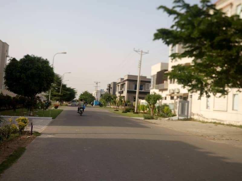 Your Search Ends Right Here With The Beautiful Residential Plot In Paragon City - Orchard Block At Affordable Price Of Pkr Rs. 8500000 0