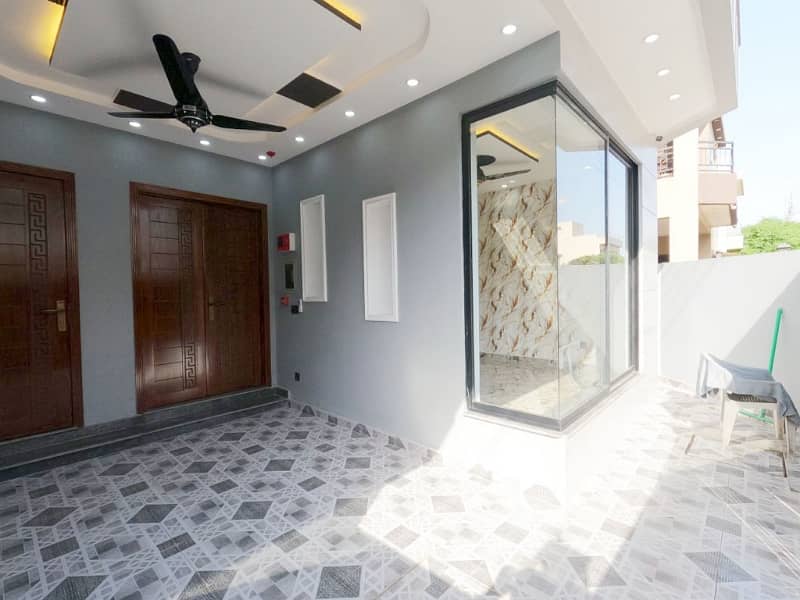 To sale You Can Find Spacious House In DHA 11 Rahbar Phase 2 - Block G 5