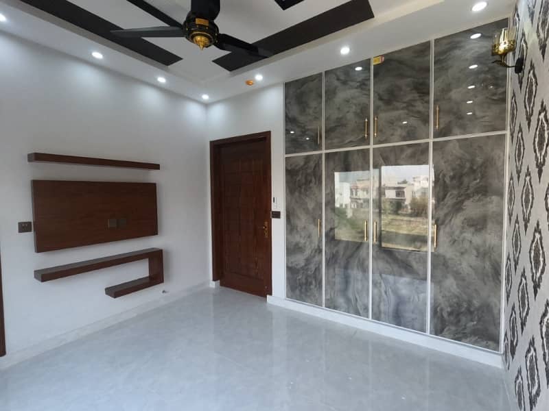 To sale You Can Find Spacious House In DHA 11 Rahbar Phase 2 - Block G 11