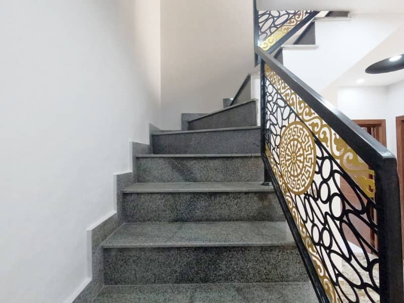 To sale You Can Find Spacious House In DHA 11 Rahbar Phase 2 - Block G 16