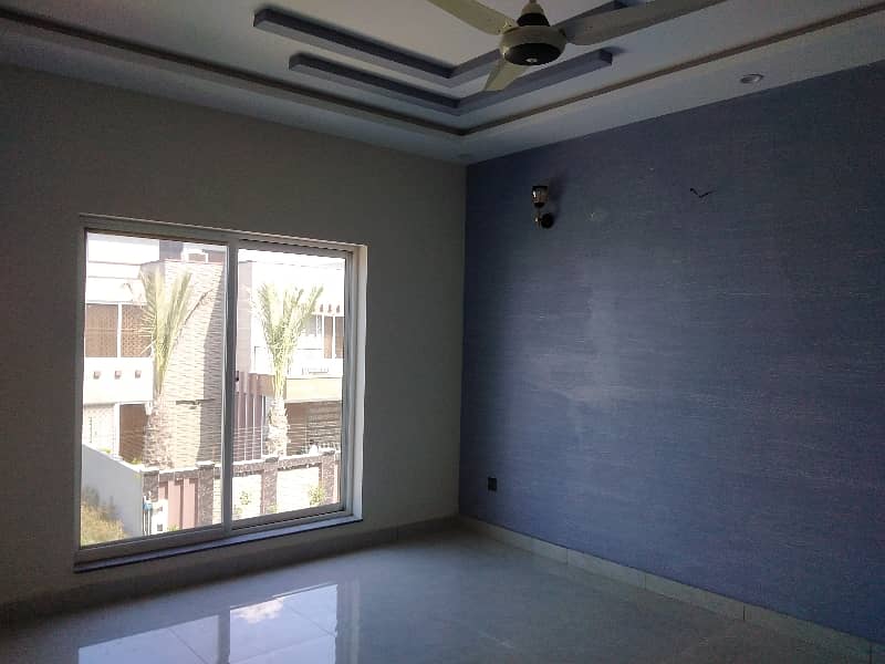 10 Marla House Is Available In Affordable Price In Airport Road 0
