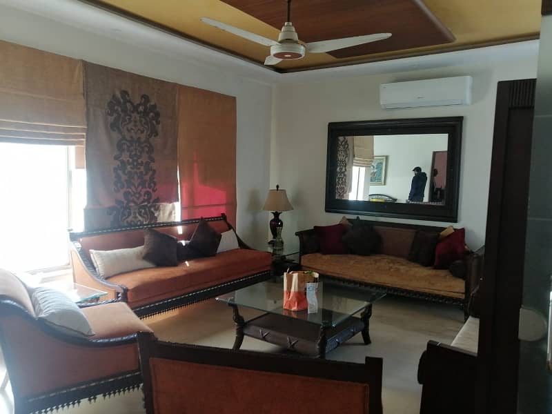 1 Kanal House Available In DHA Phase 4 - Block BB For sale 2