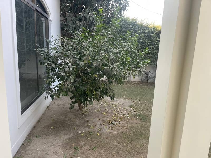 Reasonably-Priced 1 Kanal House In DHA Phase 4 - Block DD, Lahore Is Available As Of Now 14