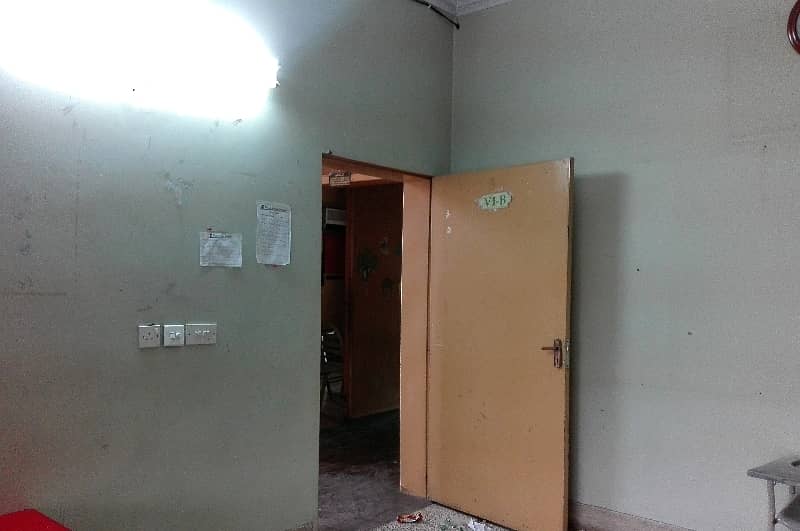 Perfect 3 Kanal House In Garden Town - Ahmed Block For rent 0