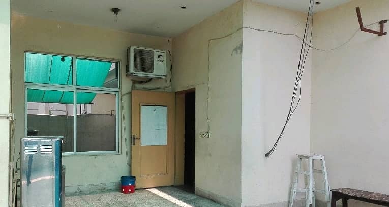 Perfect 3 Kanal House In Garden Town - Ahmed Block For rent 4