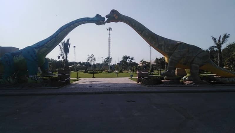 Bahria Orchard Measuring 8 Marla Facing Park plot for sale 4