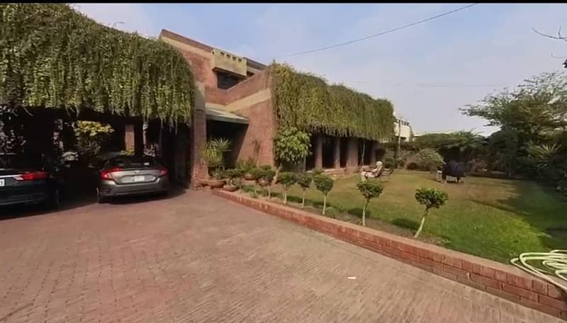 2 Kanal Architectural House For Sale In The Heart Of Y Block Phase 3 DHA 0