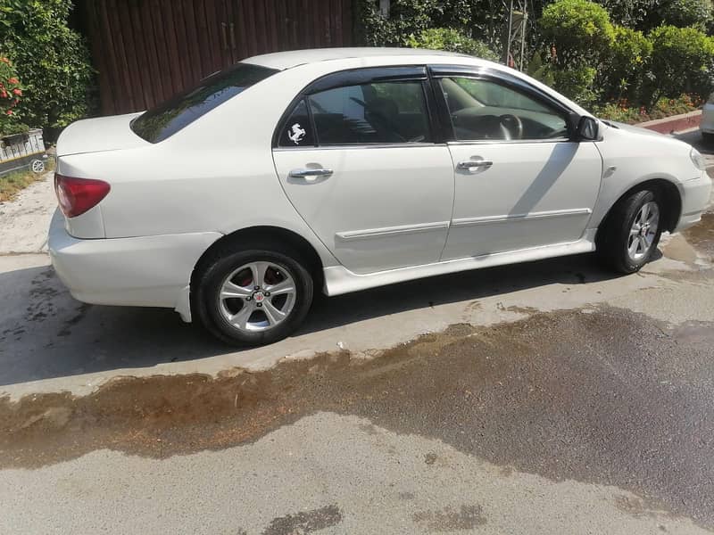 Toyota Corolla 2.0 D 2006 good condition 2st owner on my name 7
