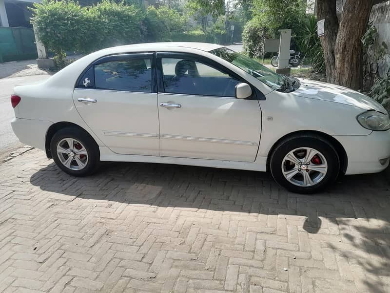 Toyota Corolla 2.0 D 2006 good condition 2st owner on my name 9