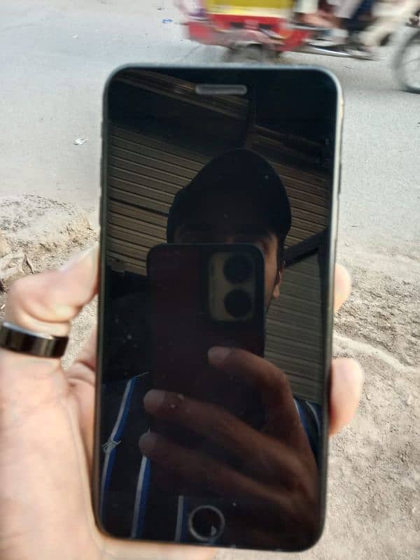 Iphone 7Plus (128GB) 3