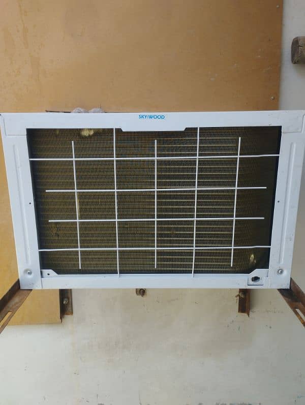 window ac 1