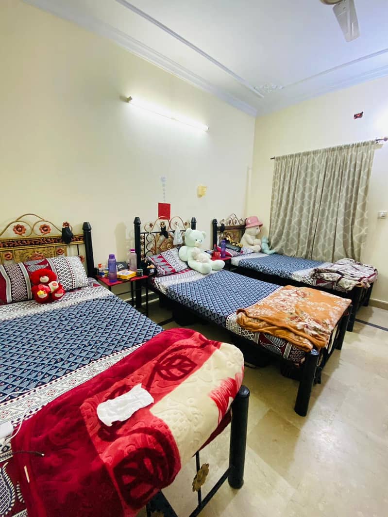 Girls Hostel/Well Furnished rooms Availabe/all facilities/Soan Garden 2