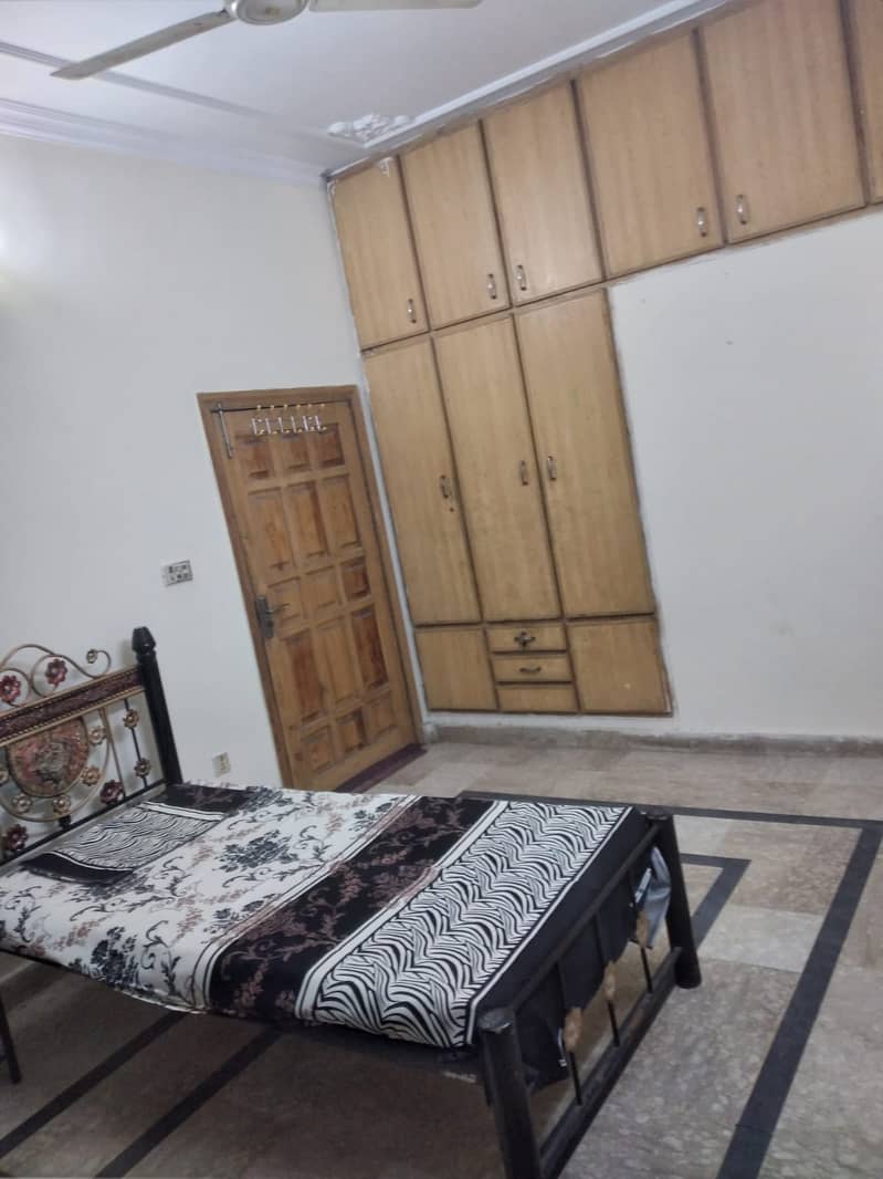 Girls Hostel/Well Furnished rooms Availabe/all facilities/Soan Garden 4
