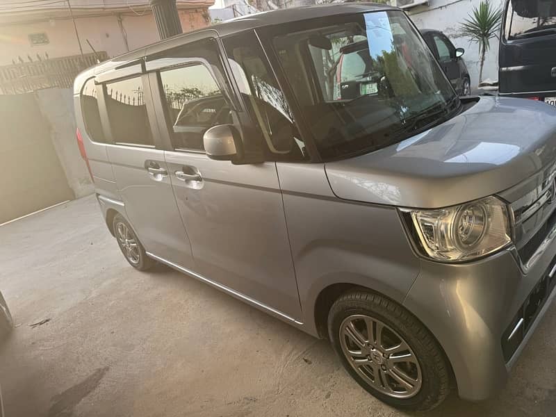 Honda N Box 2022/2025 fresh import R  grade 1
