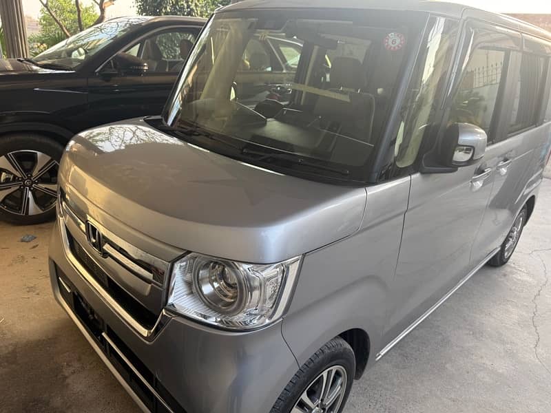 Honda N Box 2022/2025 fresh import R  grade 0