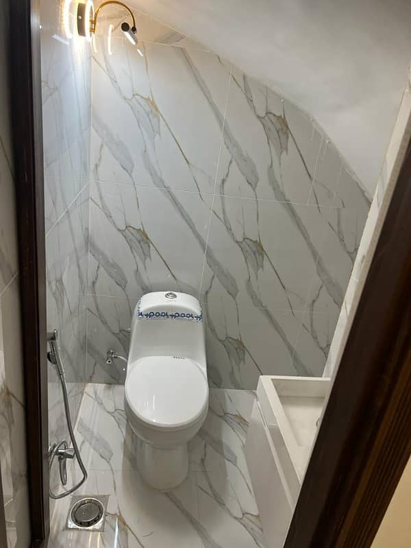 A 2250 Square Feet House Is Up For Grabs In Gulberg 3 4