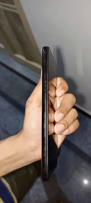 box hai charger nahi hai 0