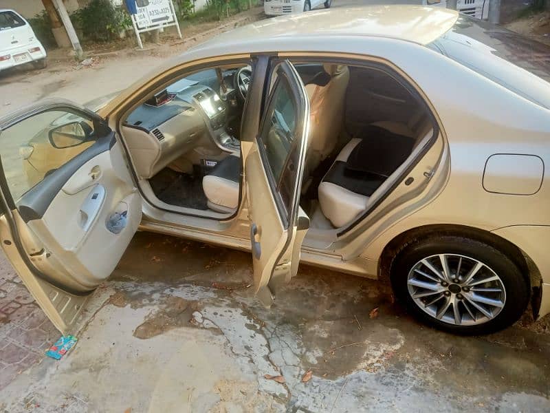 Toyota Corolla GLI -1.6 - model: 2011 3