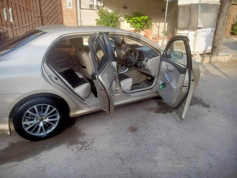 Toyota Corolla GLI -1.6 - model: 2011 7