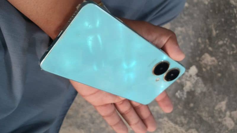 vivo y27 box with charger only 3 month used alll ok set 0