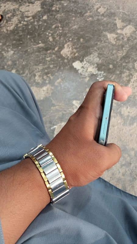 vivo y27 box with charger only 3 month used alll ok set 3